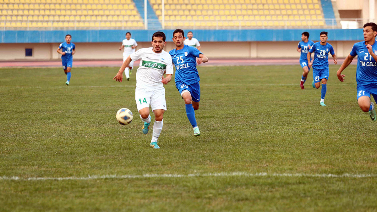«Arkadag» topary Türkmenistanyň futbol çempionatyny uly ýeňiş bilen başlady